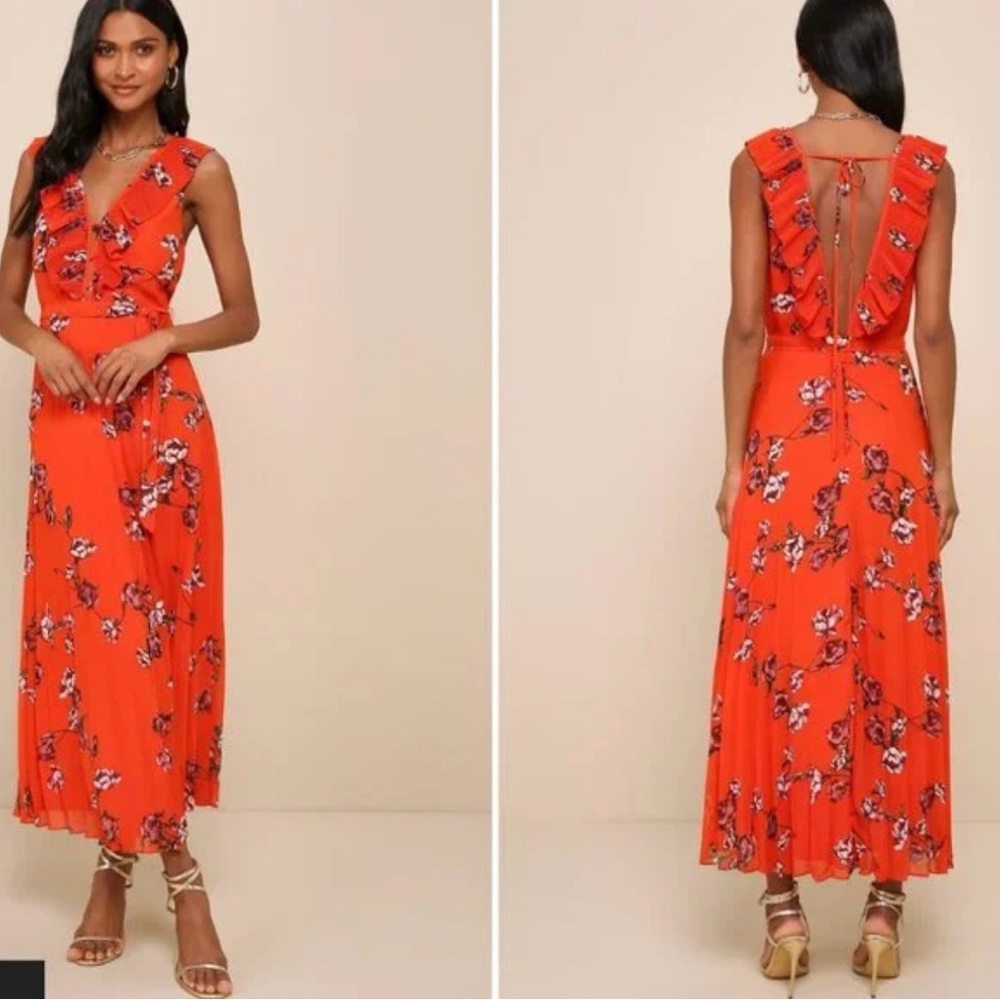 NWT Lulus Loved By You Red Orange Floral Print Pleated Chiffon Maxi Dress Small